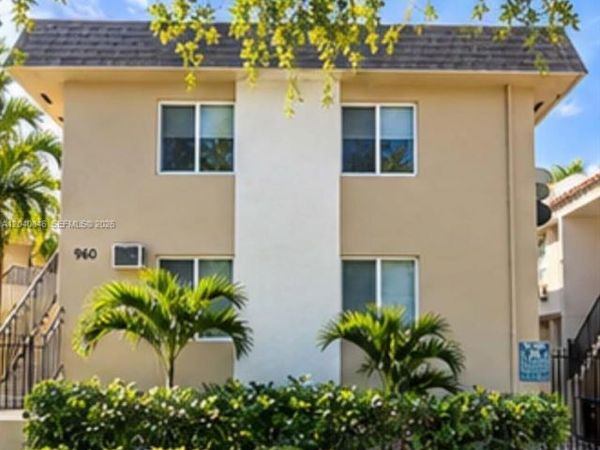 960 Biarritz Dr, Unit 2, Miami Beach, FL 33141