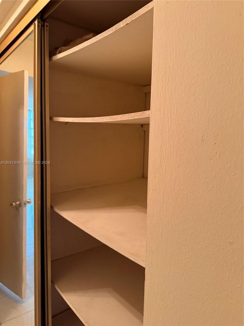 1750 NE 191st St, Unit 627-4, Miami, FL 33179 Photo