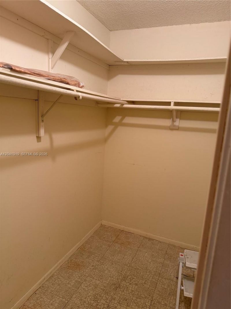 1750 NE 191st St, Unit 627-4, Miami, FL 33179 Photo