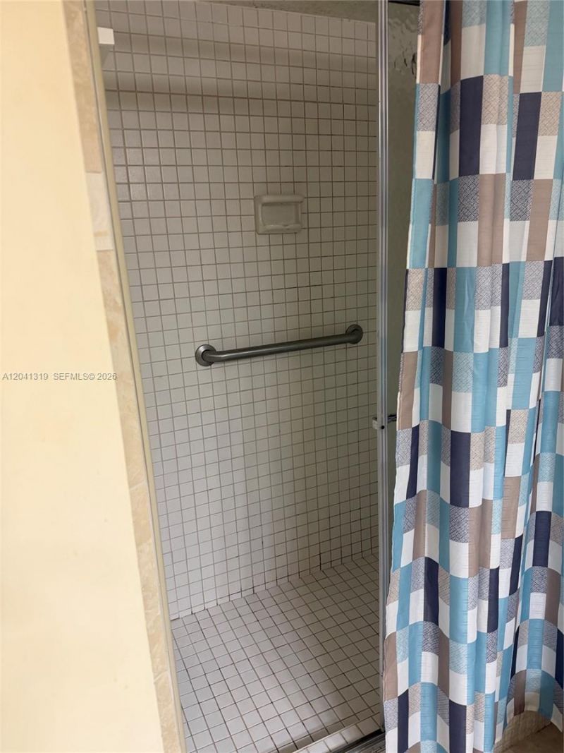 1750 NE 191st St, Unit 627-4, Miami, FL 33179 Photo