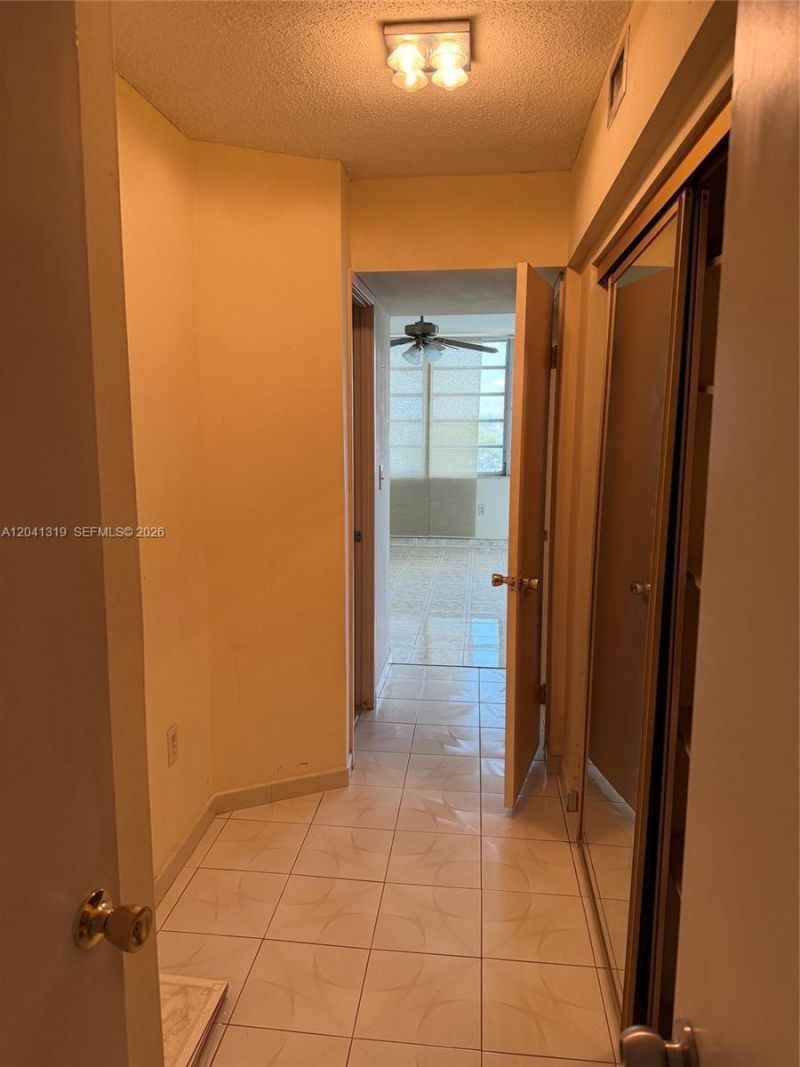 1750 NE 191st St, Unit 627-4, Miami, FL 33179 Photo