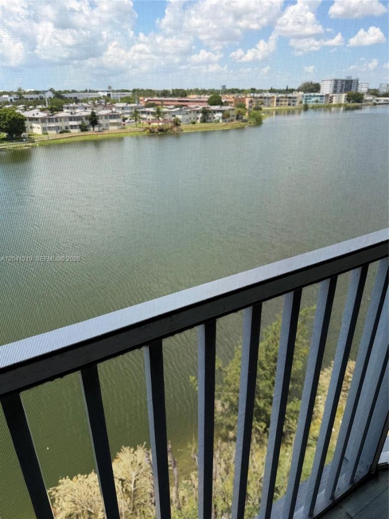 1750 NE 191st St, Unit 627-4, Miami, FL 33179 Photo