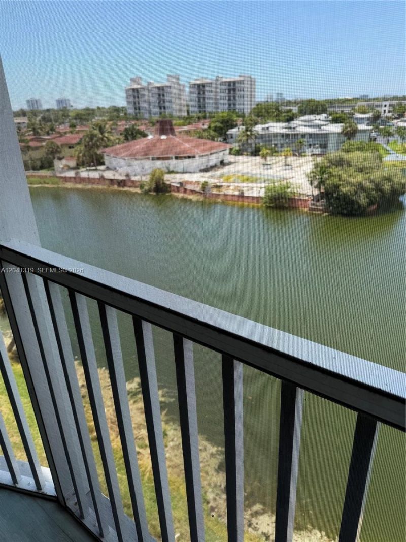 1750 NE 191st St, Unit 627-4, Miami, FL 33179 Photo