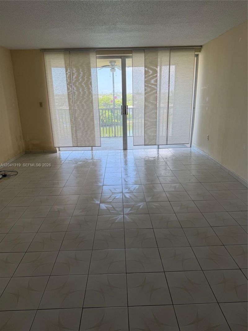 1750 NE 191st St, Unit 627-4, Miami, FL 33179 Photo