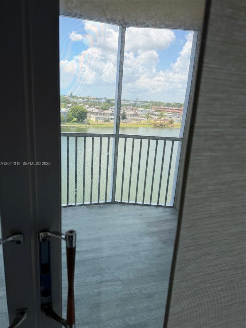 1750 NE 191st St, Unit 627-4, Miami, FL 33179 Photo