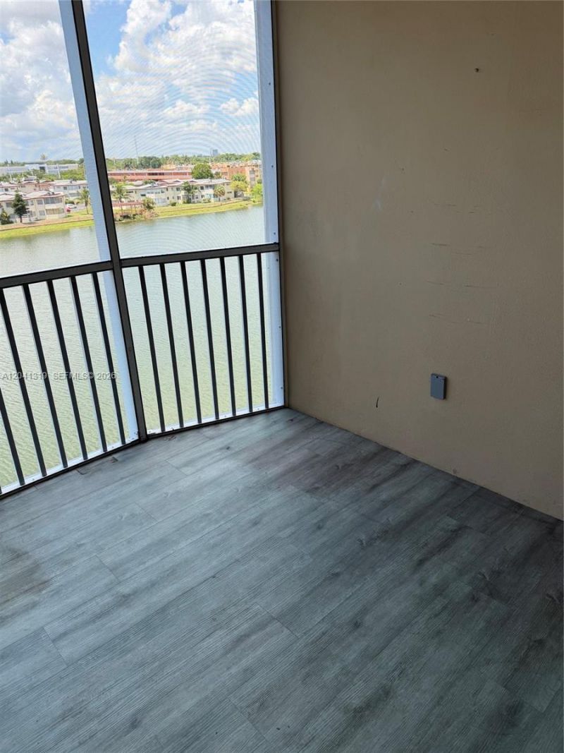 1750 NE 191st St, Unit 627-4, Miami, FL 33179 Photo