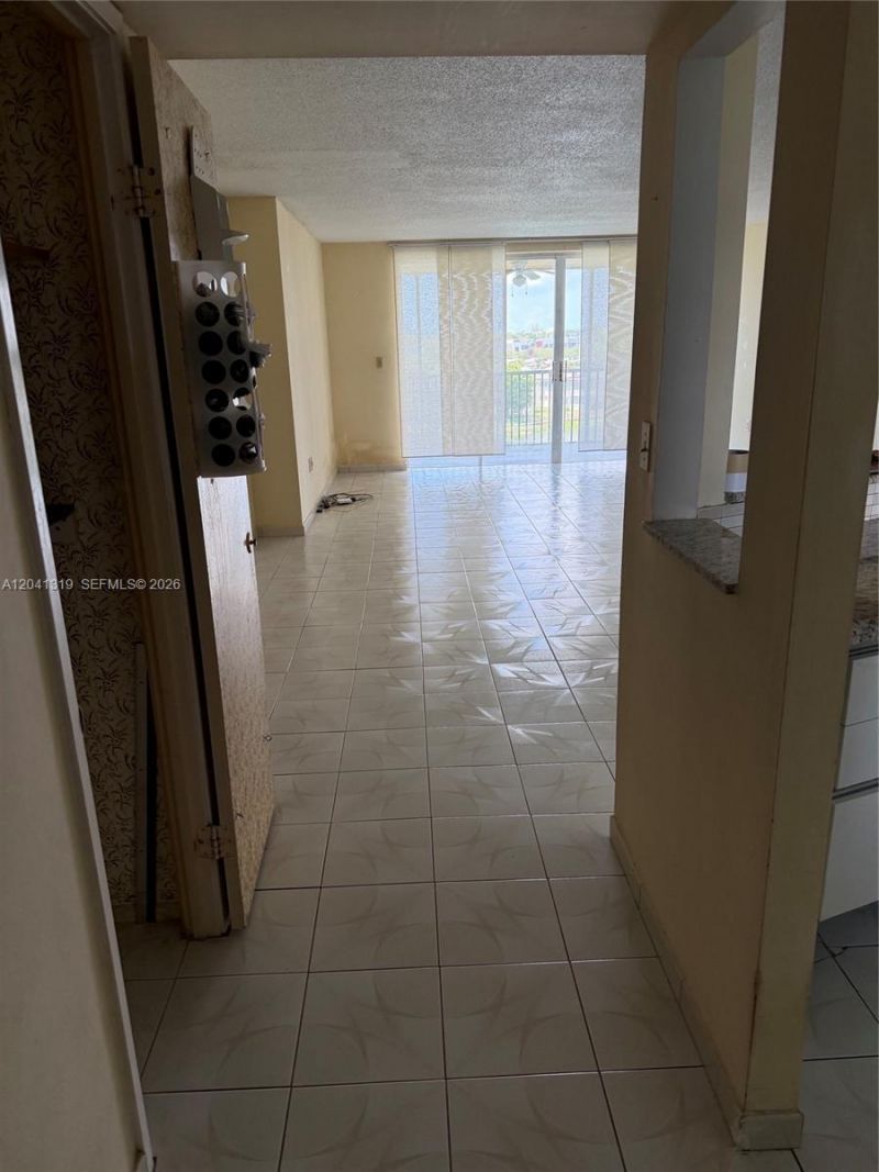 1750 NE 191st St, Unit 627-4, Miami, FL 33179 Photo