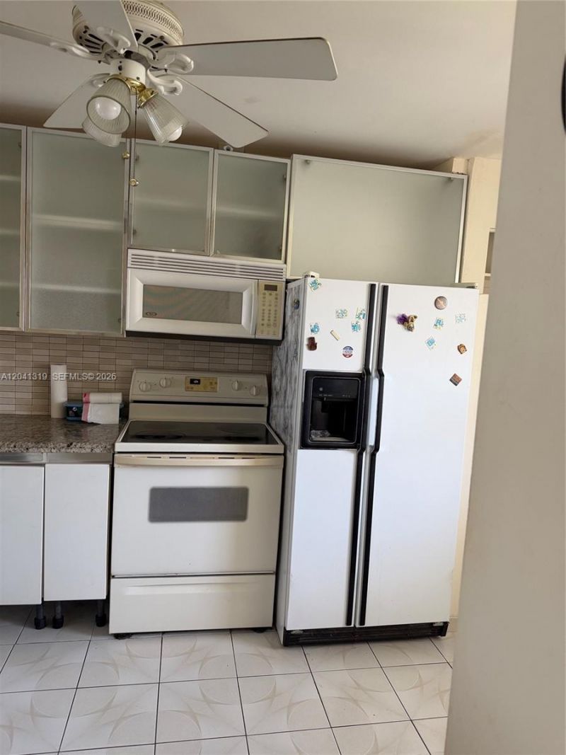 1750 NE 191st St, Unit 627-4, Miami, FL 33179 Photo