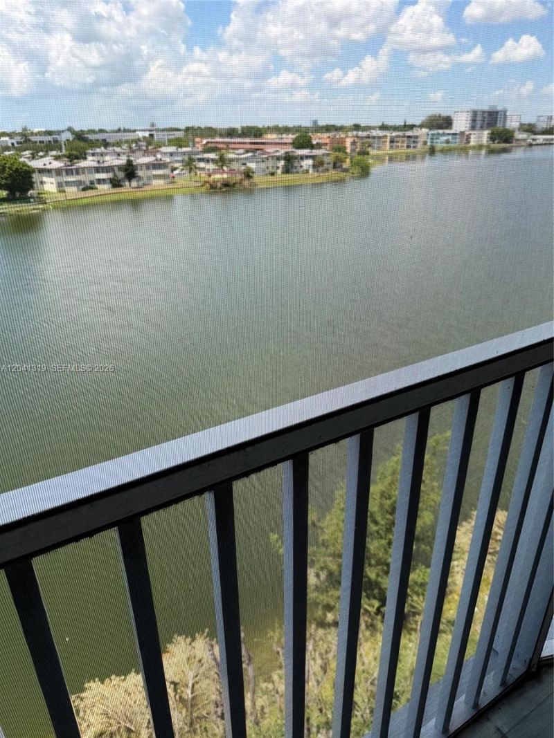 1750 NE 191st St, Unit 627-4, Miami, FL 33179 Photo