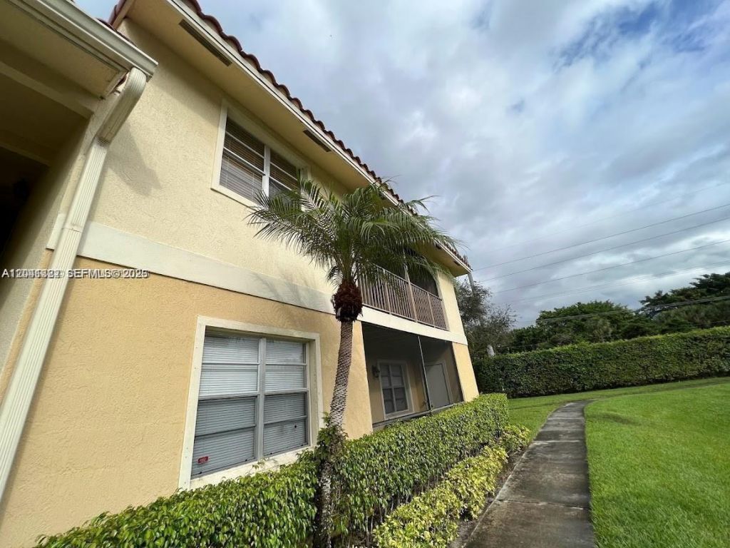1227 SW 46th Ave , Unit 304, Pompano Beach, FL 33069 Photo