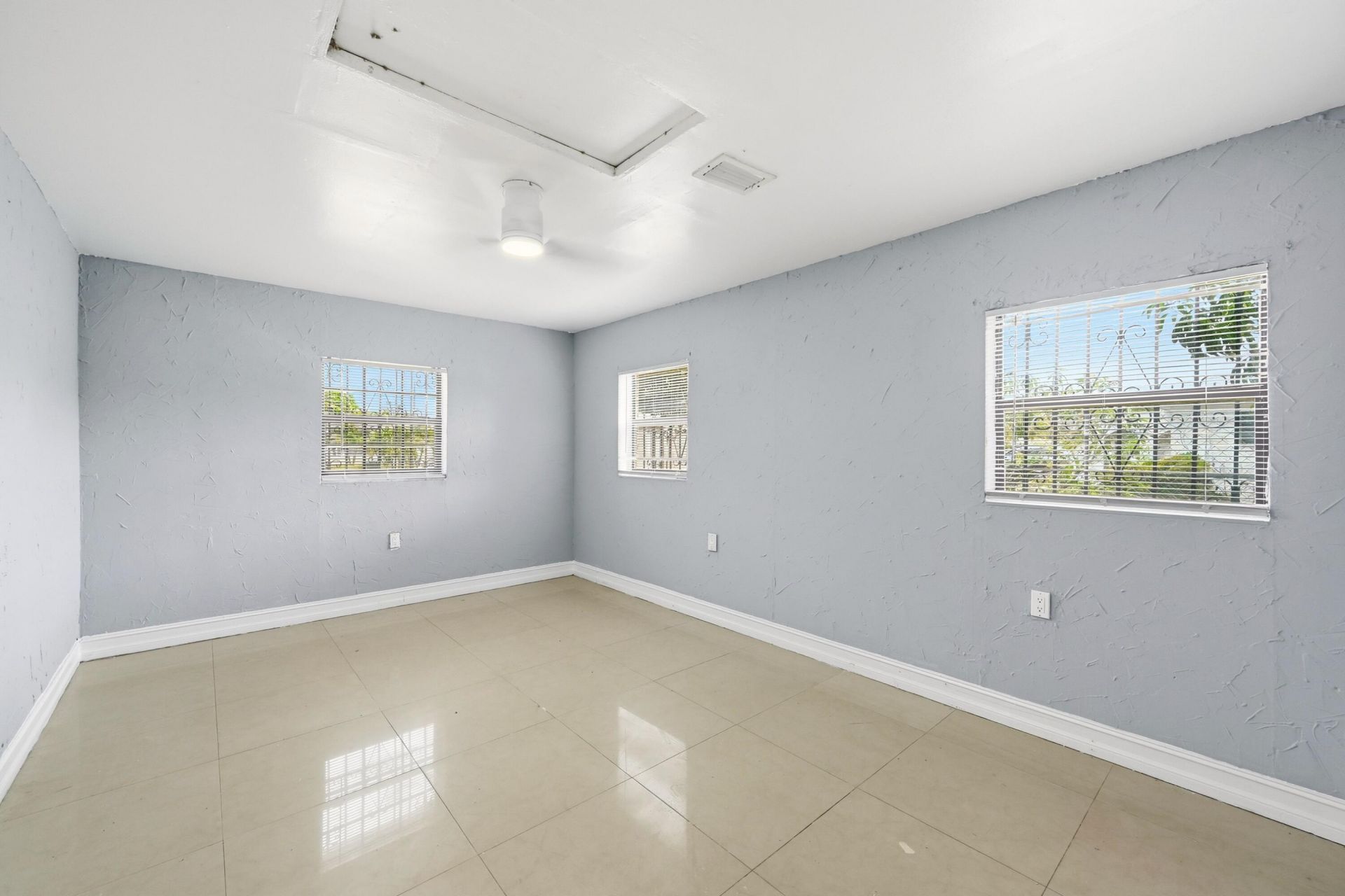 740 E Evanston Circle E, Fort Lauderdale, FL 33312 Photo