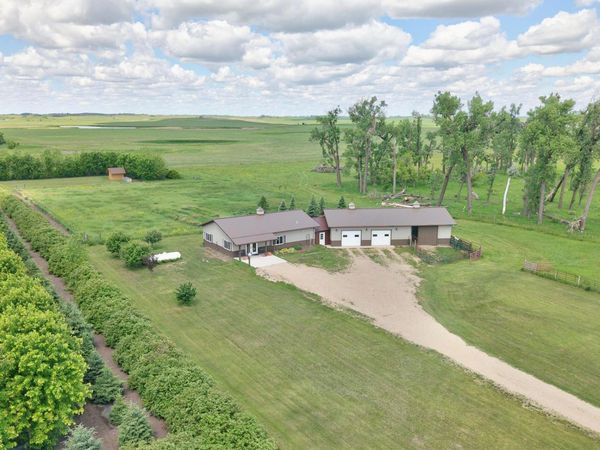 3843 113th Avenue SE, Valley City, ND 58072