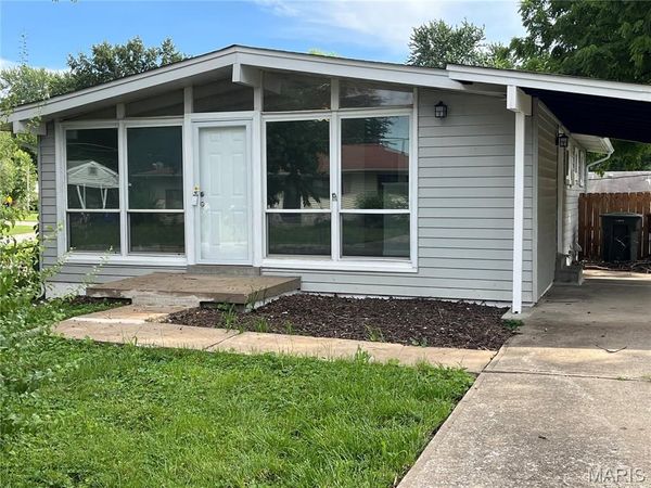 6 Mound Drive, St Peters, MO 63376