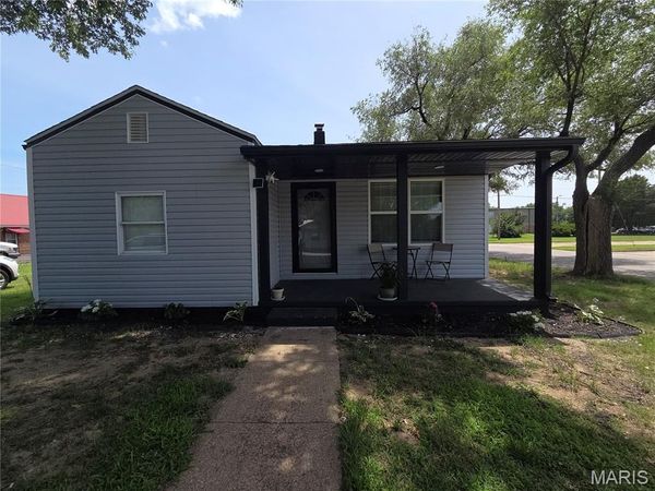 723 Kendall Street , Sikeston, MO 63801