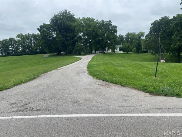 15000 Sinks Road, Florissant, MO 63034