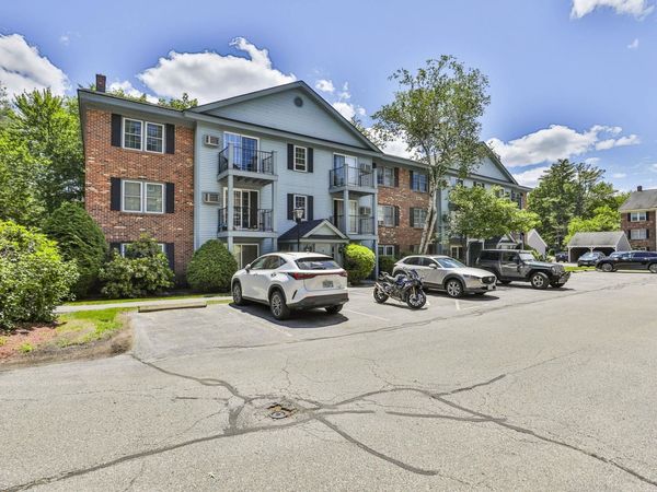 9 Northbrook Drive, Unit 904, Manchester, NH 03102