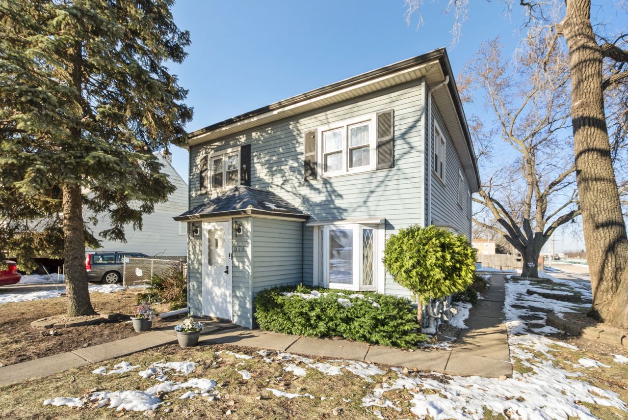 7000 W 74th Street , Chicago, IL 60638 Main Photo