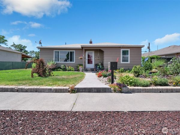1118 W Cascade Avenue, Moses Lake, WA 98837