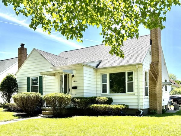 2400 Devonshire Avenue, Lansing, MI 48910