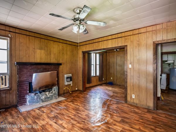 107 Central Street, Batesville, MS 38606
