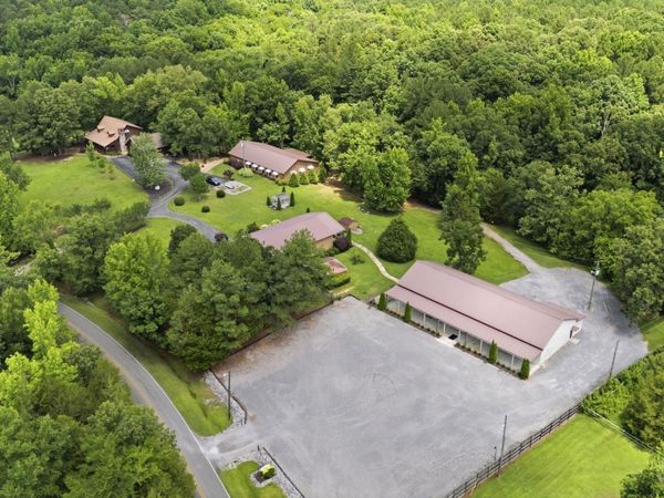 553 Old Six Mile Road, Somerville, AL 35670