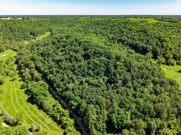 8 acres Pleasant Valley Drive, Richland Center, WI 53581