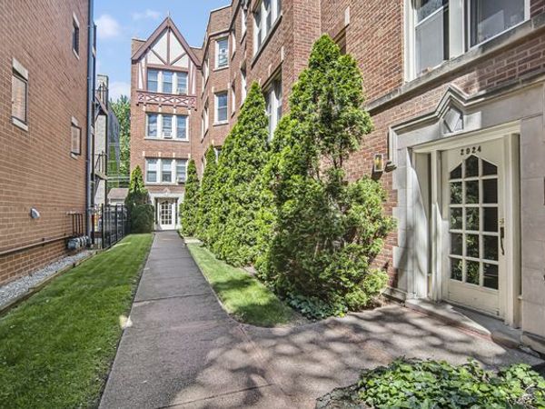 2922.5 N SACRAMENTO Street , Unit 1W, Chicago, IL 60618