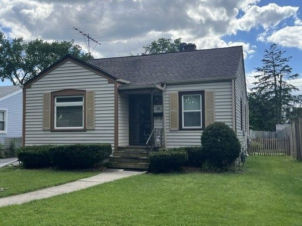 38 N Summit Avenue , Villa Park, IL 60181