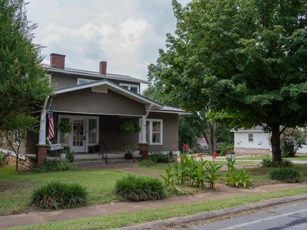 1008 E College Avenue, Batesville, AR 72501