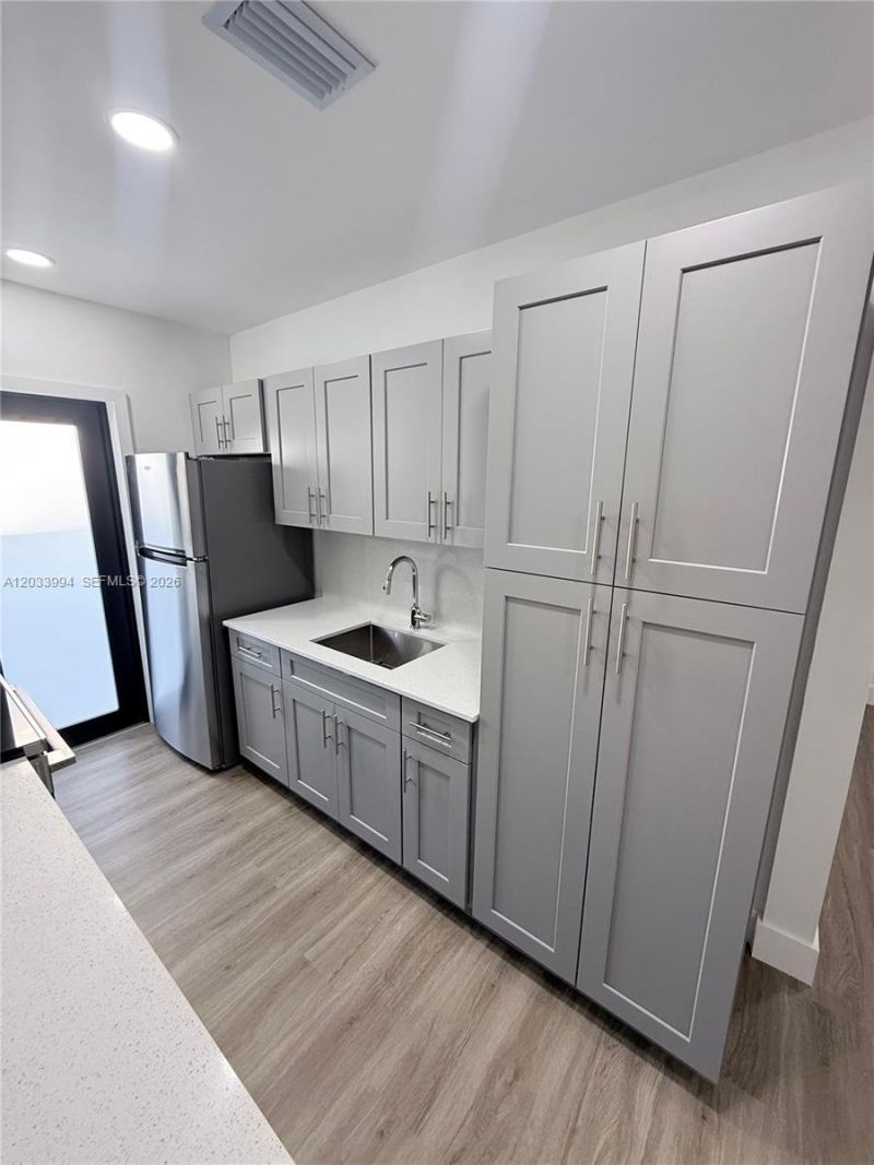 2080 NE 172nd St, Unit A, North Miami Beach, FL 33162 Photo