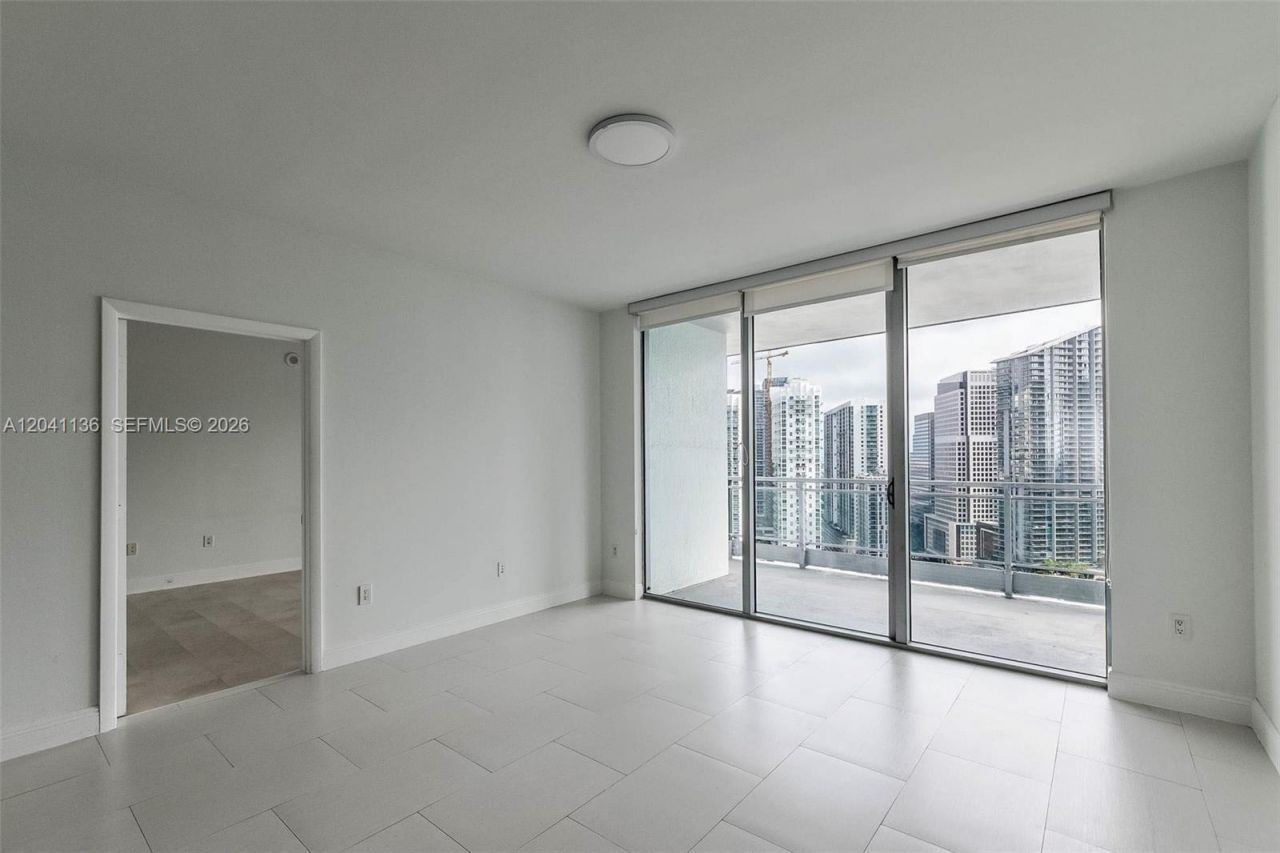 90 SW 3rd St , Unit 3211, Miami, FL 33130 Photo