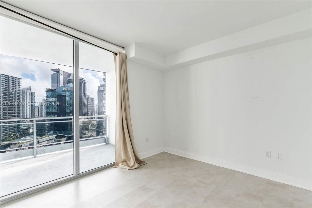 90 SW 3rd St , Unit 3211, Miami, FL 33130 Photo