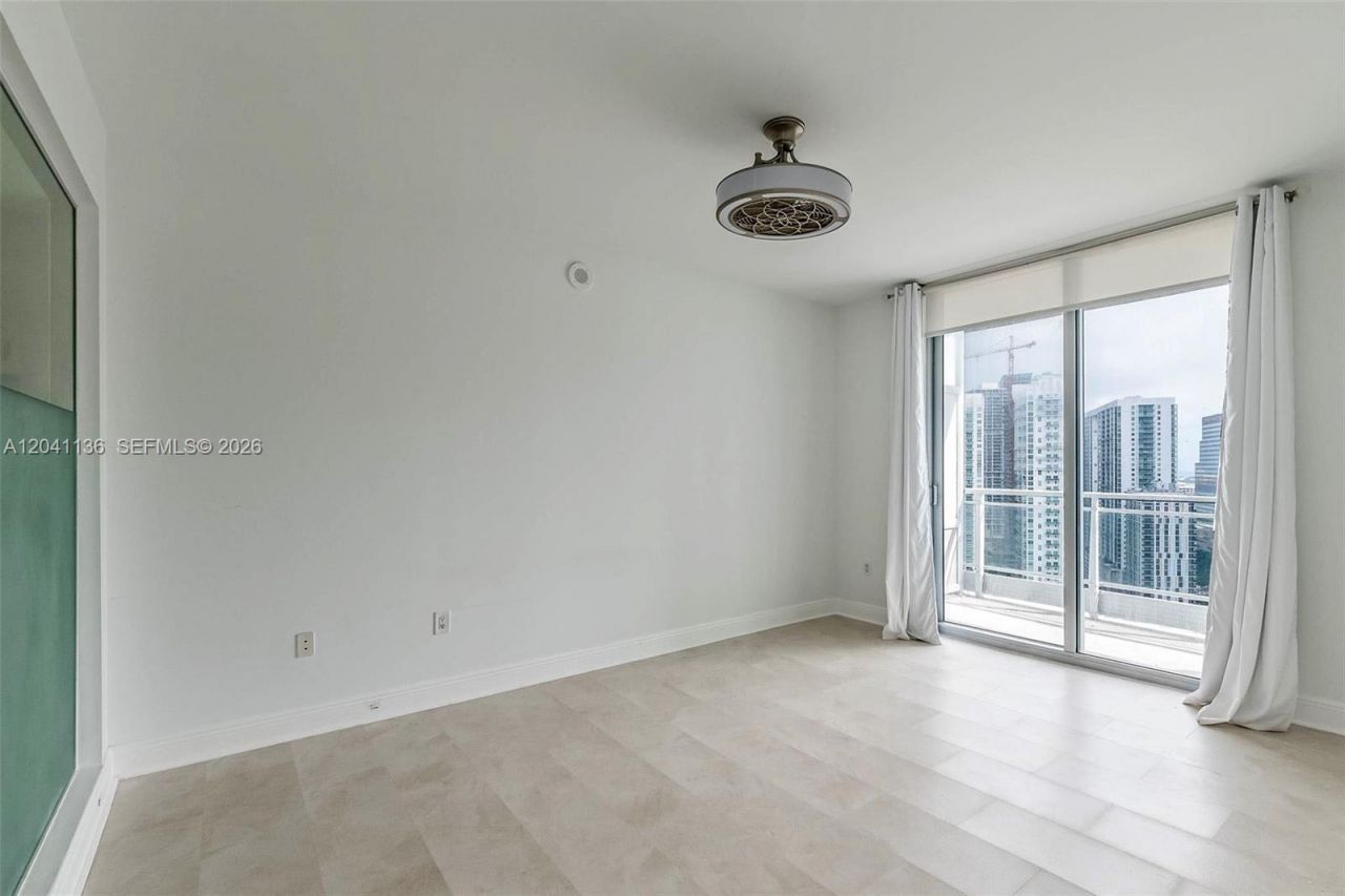 90 SW 3rd St , Unit 3211, Miami, FL 33130 Photo