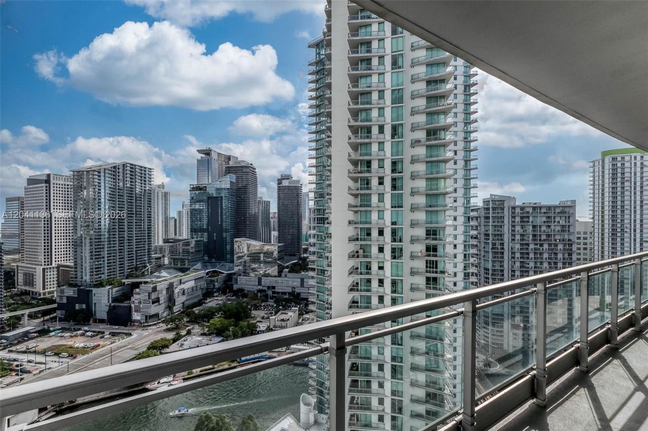 90 SW 3rd St , Unit 3211, Miami, FL 33130 Photo