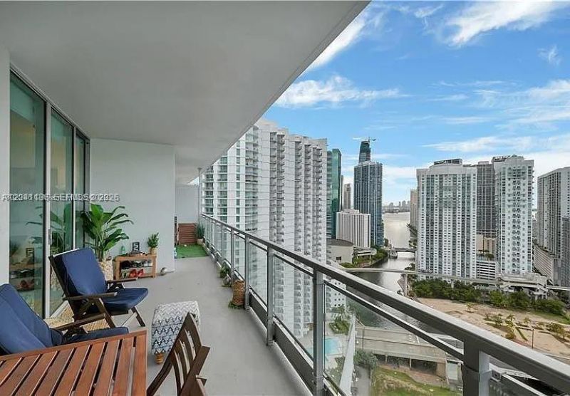 90 SW 3rd St , Unit 3211, Miami, FL 33130 Photo