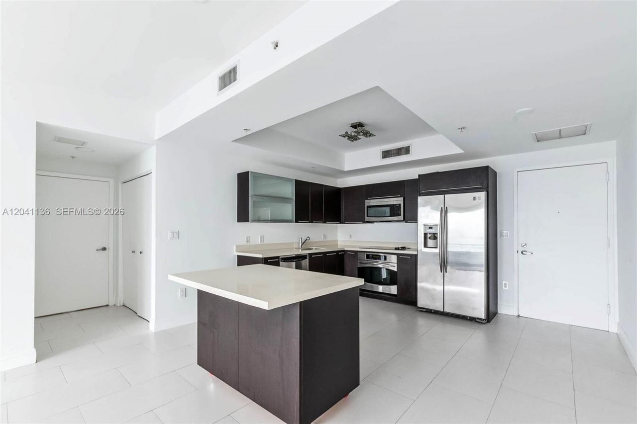 90 SW 3rd St , Unit 3211, Miami, FL 33130 Photo