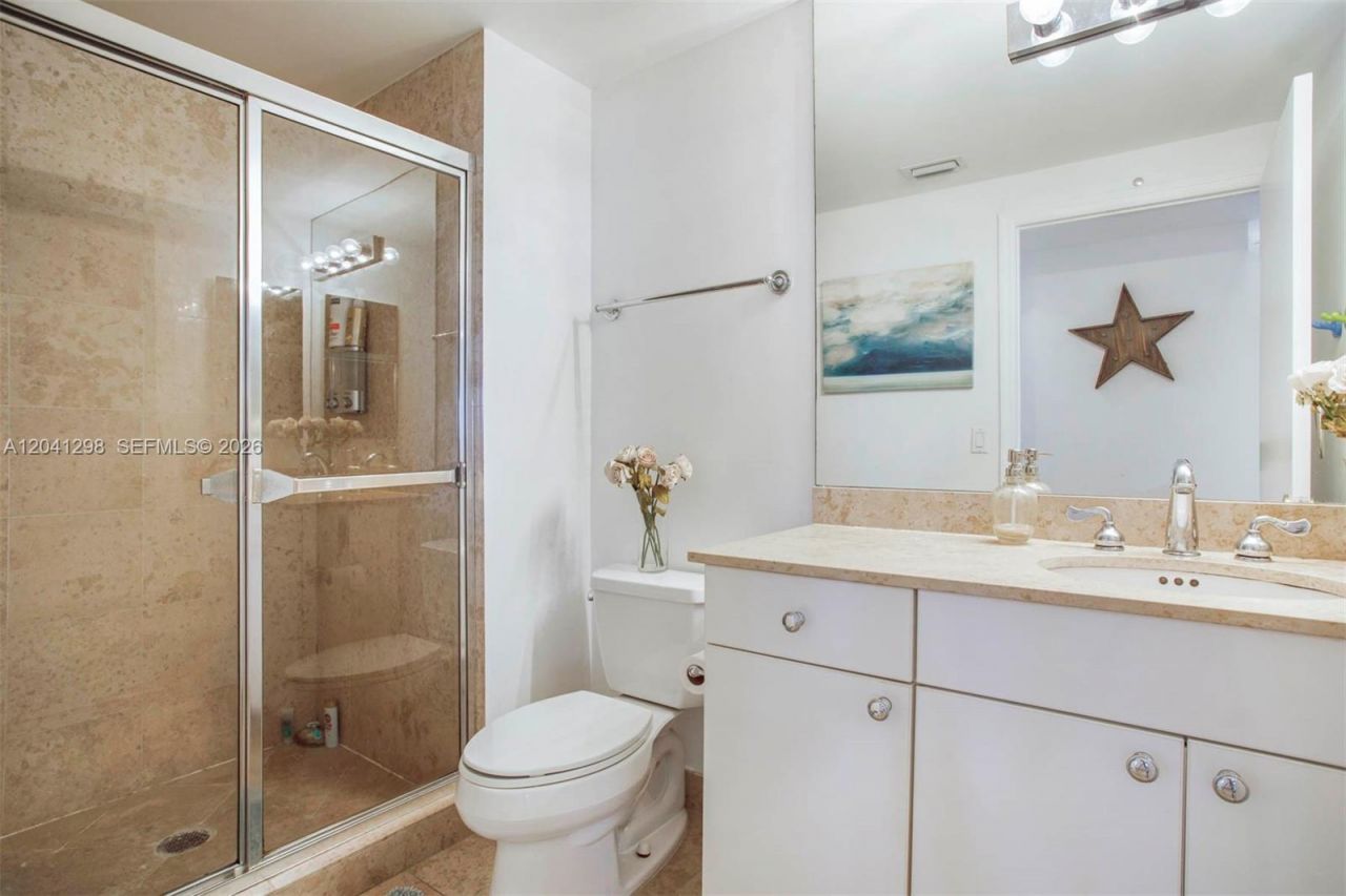 4775 Collins Ave , Unit 2508, Miami Beach, FL 33140 Photo