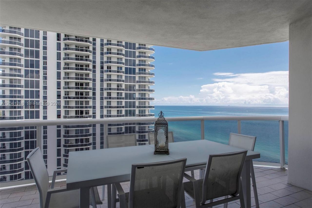 4775 Collins Ave , Unit 2508, Miami Beach, FL 33140 Photo