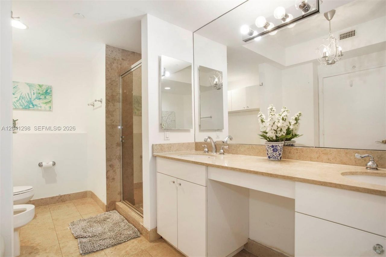 4775 Collins Ave , Unit 2508, Miami Beach, FL 33140 Photo