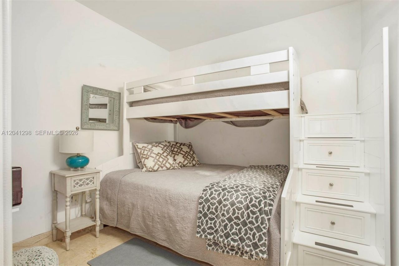 4775 Collins Ave , Unit 2508, Miami Beach, FL 33140 Photo