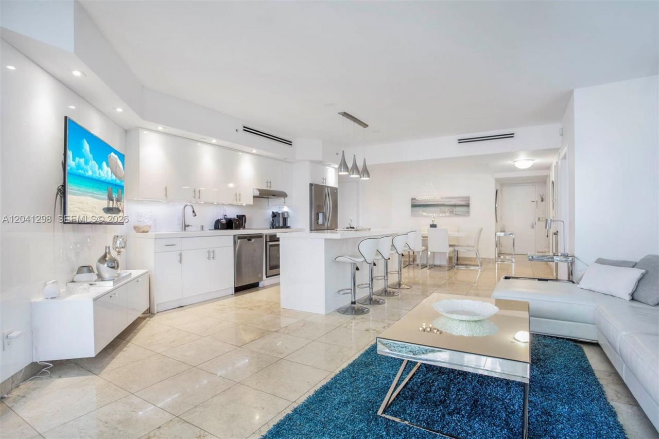 4775 Collins Ave , Unit 2508, Miami Beach, FL 33140 Photo