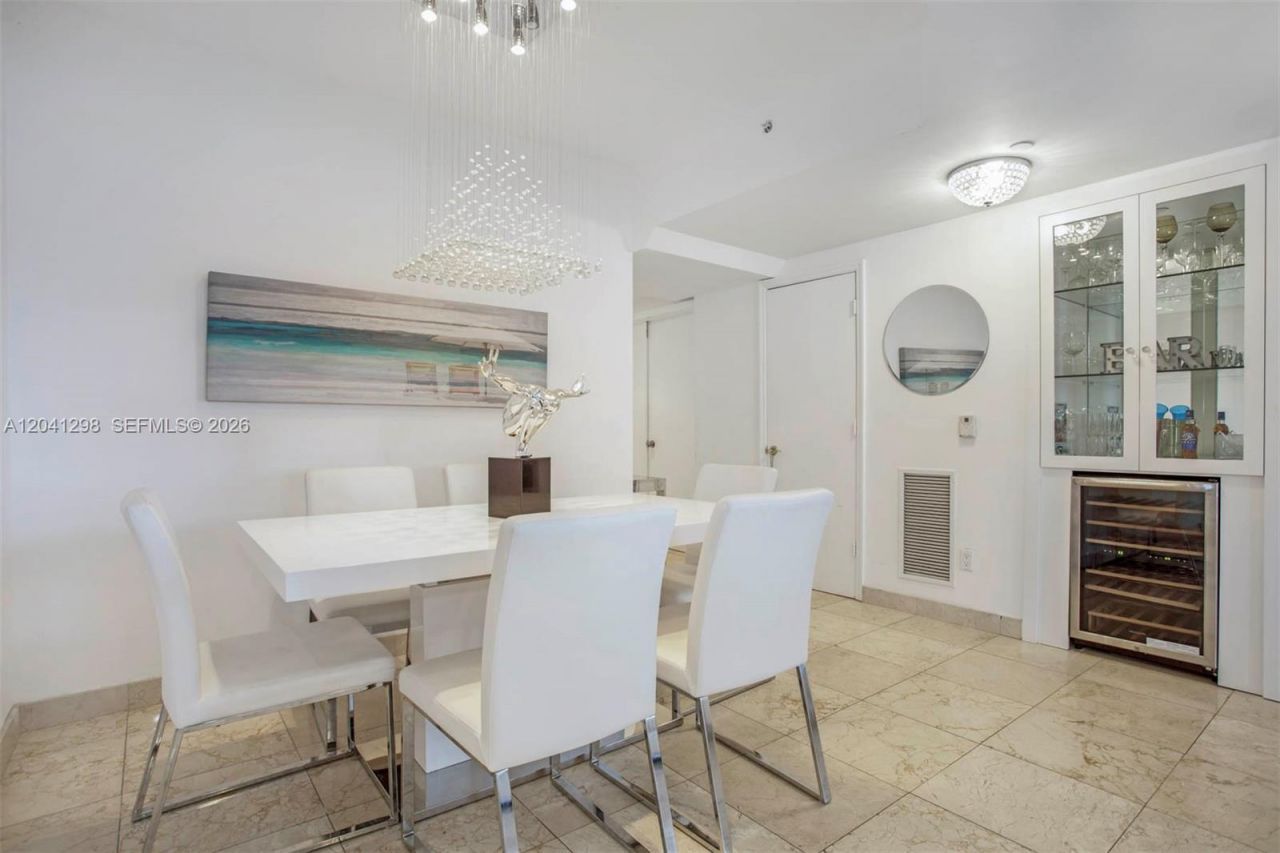 4775 Collins Ave , Unit 2508, Miami Beach, FL 33140 Photo