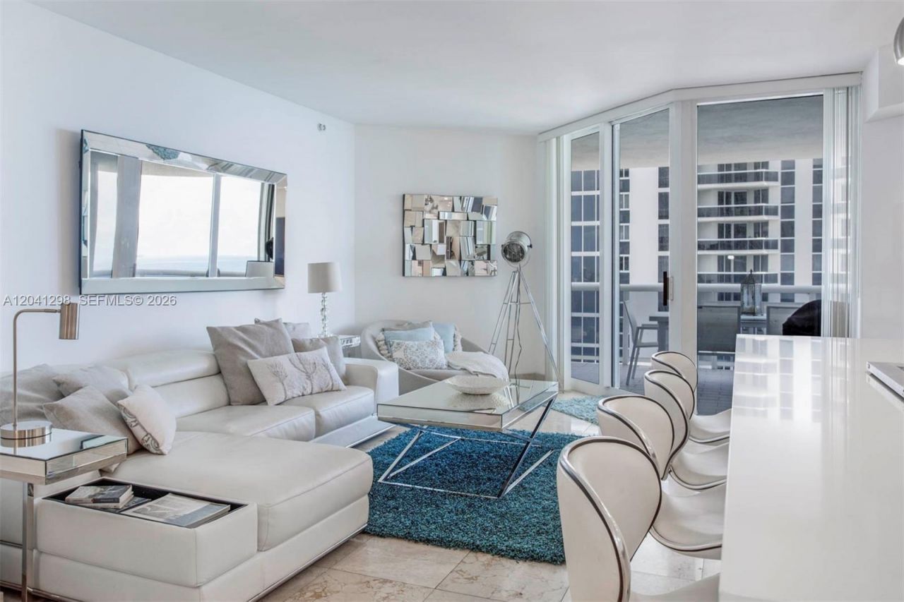 4775 Collins Ave , Unit 2508, Miami Beach, FL 33140 Photo