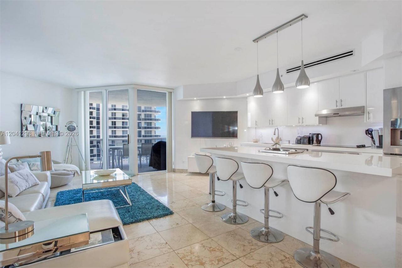 4775 Collins Ave , Unit 2508, Miami Beach, FL 33140 Photo