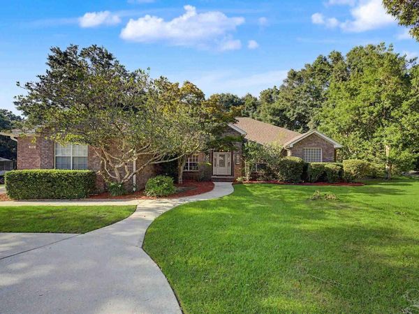 3020 Greystone Dr, Pace, FL 32571