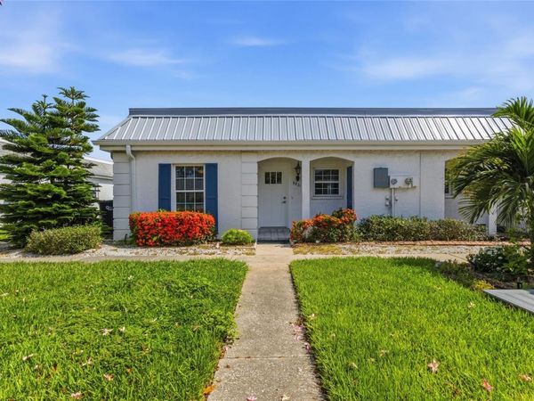 9821 HERNANDO COURT , BRADENTON, FL 34210