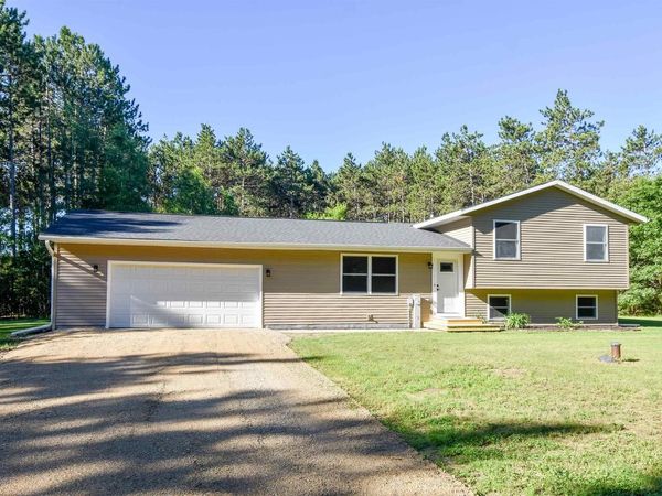 11065 EAST LANE, Waupaca, WI 54981