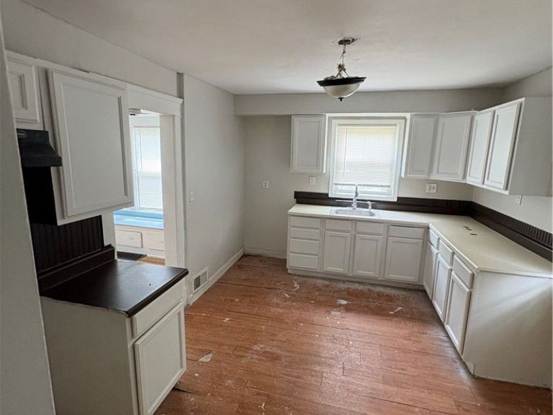 13010 Parkhill Avenue, Cleveland, OH 44120 Photo 24