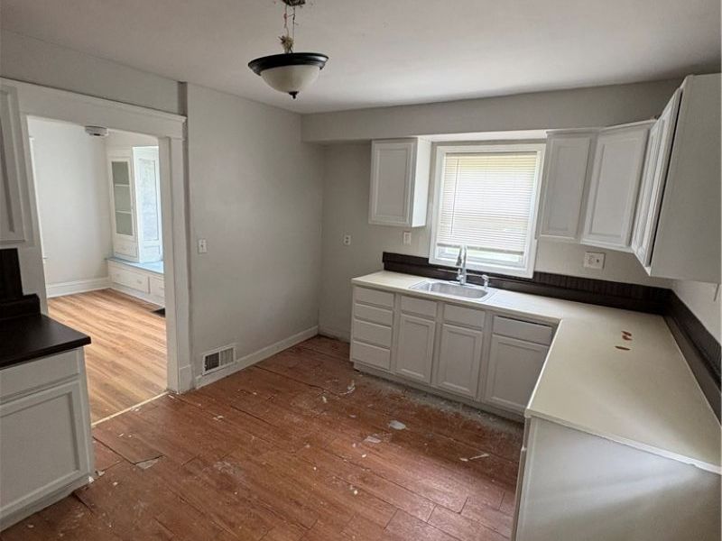 13010 Parkhill Avenue, Cleveland, OH 44120 Photo 25