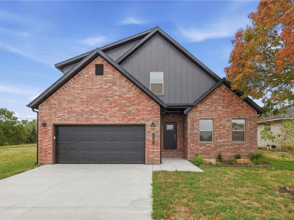 2303 Cassidy Court, Siloam Springs, AR 72761